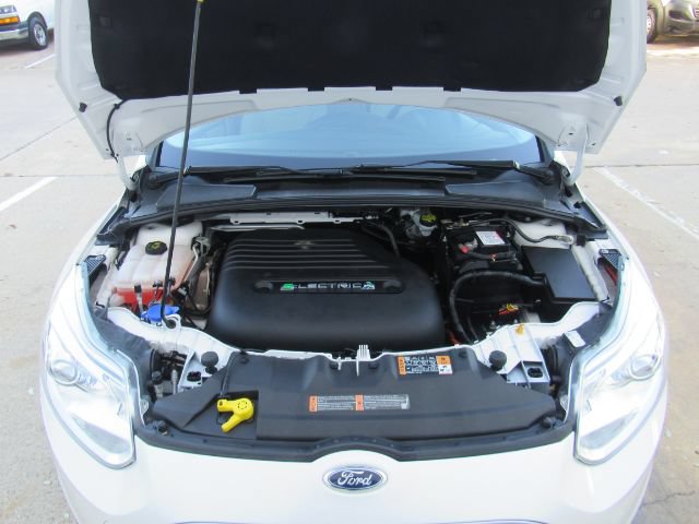 Used 2016 Ford Focus Electric Hatchback FWD image 52