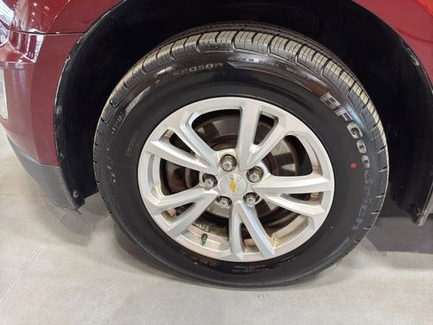 Used 2017 Chevrolet Equinox LT w/ Convenience Package image 9