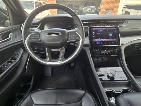 Used 2024 Jeep Grand Cherokee Limited 4xe AWD/4WD image 11
