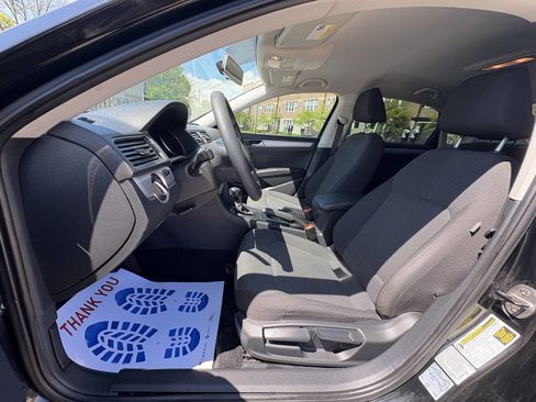 Used 2016 Volkswagen Passat 1.8T S image 22