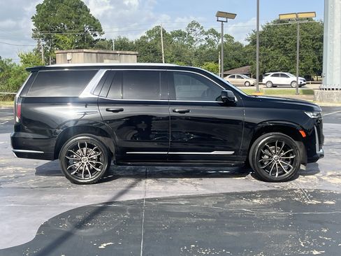 Used 2021 Cadillac Escalade Premium Luxury AWD/4WD image 10