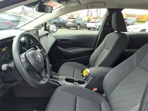 Used 2025 Toyota Corolla LE image 5