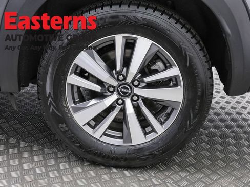 Used 2022 Nissan Pathfinder SL AWD/4WD image 34