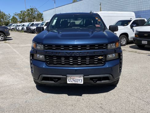 Used 2019 Chevrolet Silverado 1500 Custom w/ Custom Value Package image 3