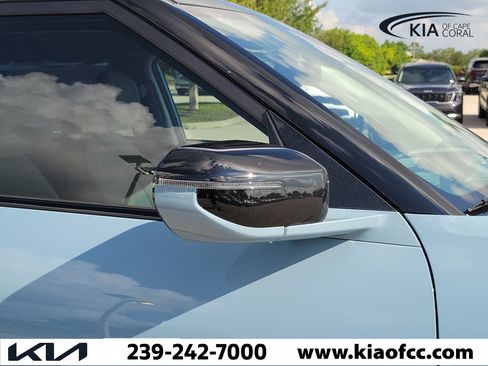 New 2027 Kia Seltos S FWD image 8