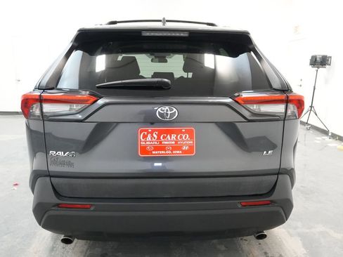 Used 2020 Toyota RAV4 LE image 6