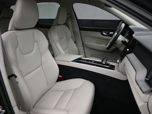 Used 2023 Volvo XC60 B5 Plus w/ Protection Package AWD/4WD image 30