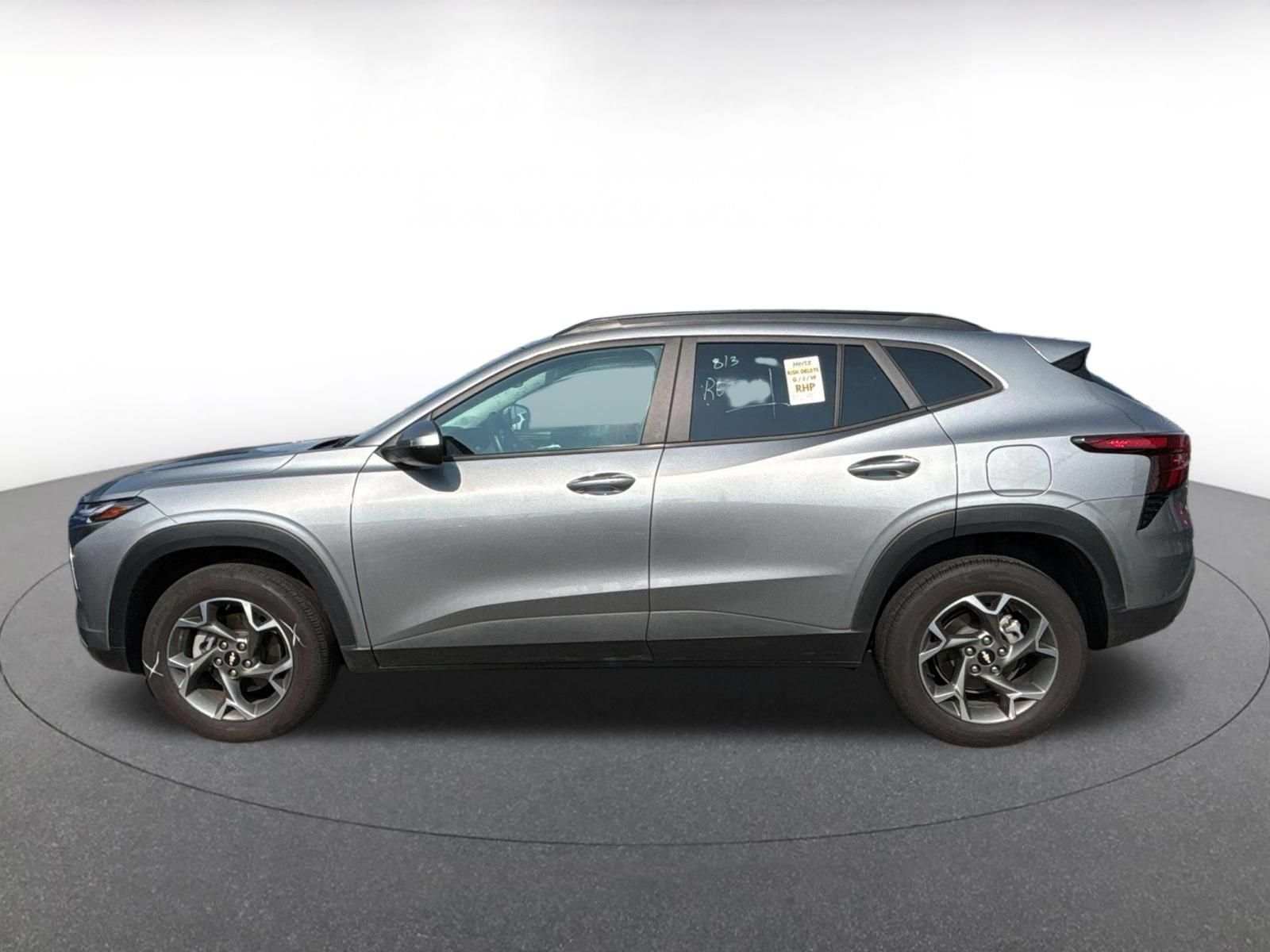 Used 2025 Chevrolet Trax LT w/ LT Convenience Package FWD image 8