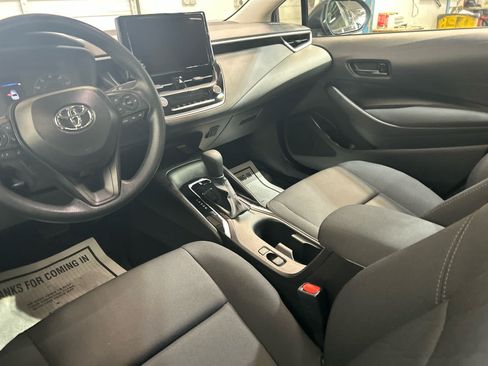 Certified 2025 Toyota Corolla LE w/ LE Premium Package FWD image 4