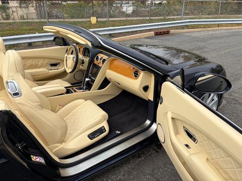 Used 2017 Bentley Continental GT image 30
