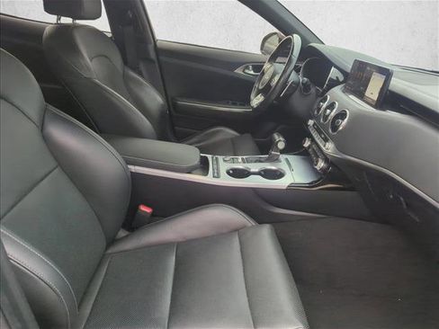 Used 2022 Kia Stinger GT1 image 21