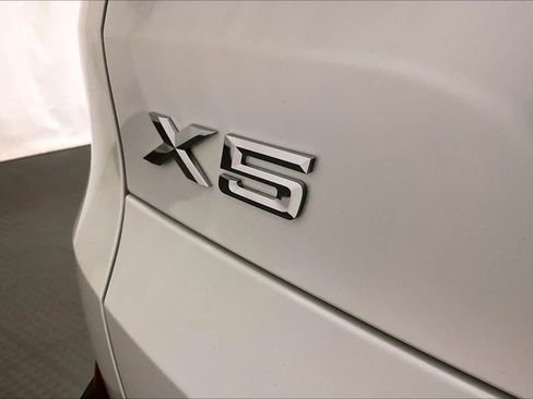 Used 2019 BMW X5 xDrive40i w/ Convenience Package AWD/4WD image 9