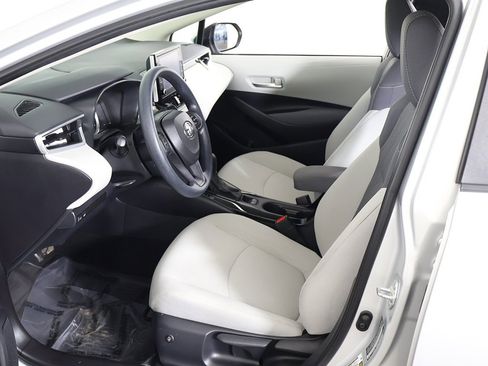 Used 2021 Toyota Corolla LE image 27