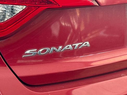 Used 2017 Hyundai Sonata Limited image 8