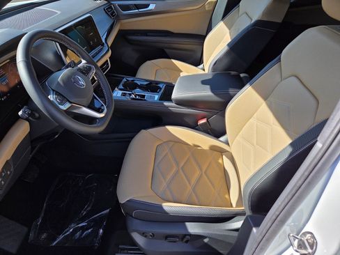 New 2026 Volkswagen Atlas Cross Sport SE FWD image 6