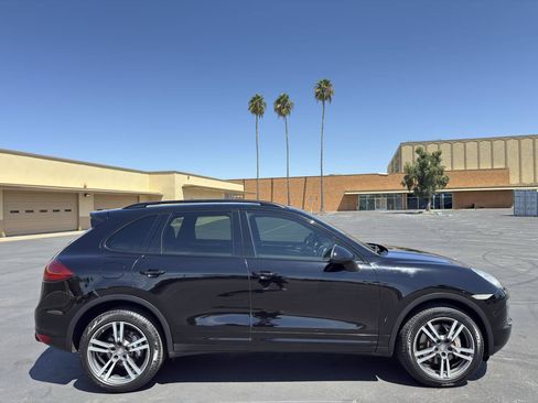 Used 2011 Porsche Cayenne S AWD/4WD image 8