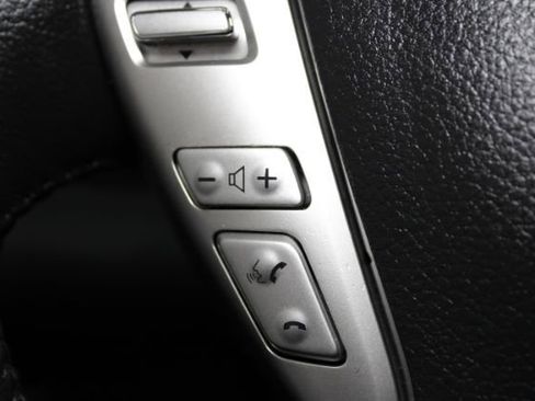 Used 2017 Nissan Versa SV w/ SV Special Edition Package image 18