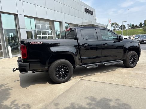 Used 2022 Chevrolet Colorado Z71 w/ Trail Boss Package AWD/4WD image 6