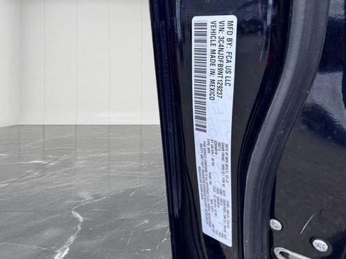 Used 2022 Jeep Compass Latitude image 30