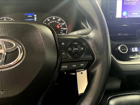 Used 2023 Toyota Corolla LE image 23