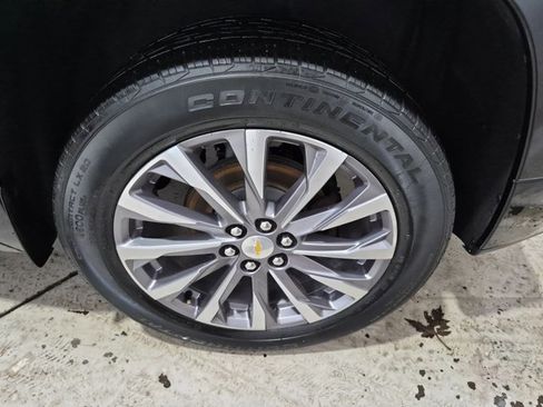 Used 2022 Chevrolet Traverse Premier AWD/4WD image 35