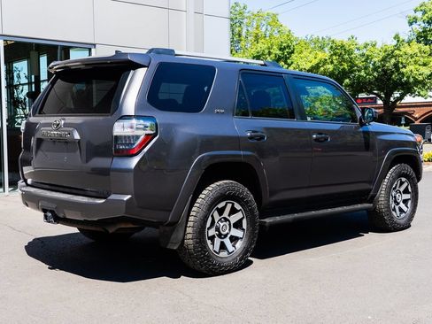 Used 2020 Toyota 4Runner SR5 AWD/4WD image 6