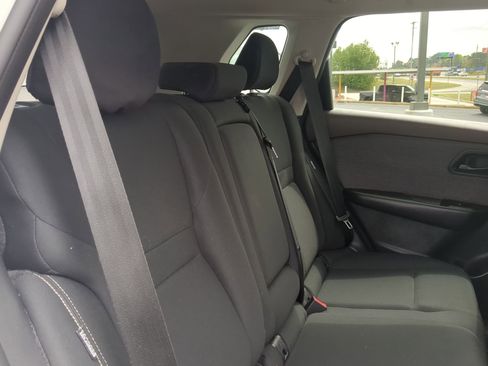 Used 2023 Nissan Rogue S image 23