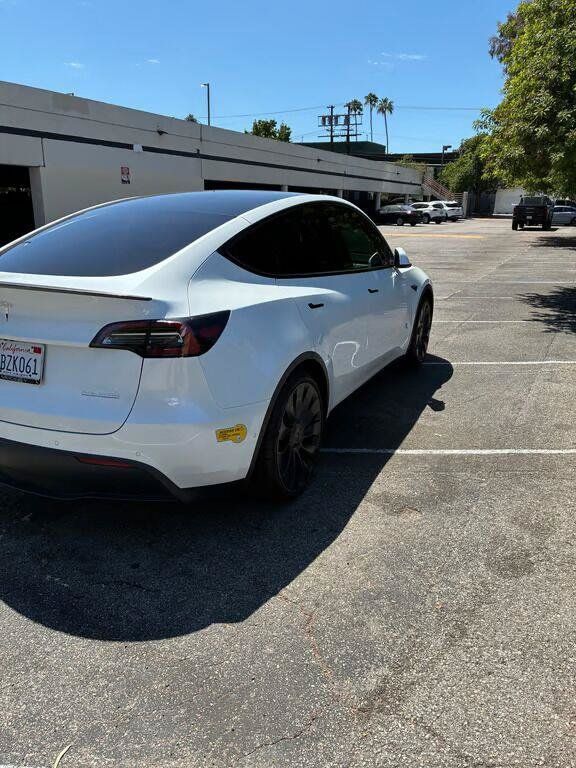 Used 2022 Tesla Model Y Performance AWD/4WD image 3