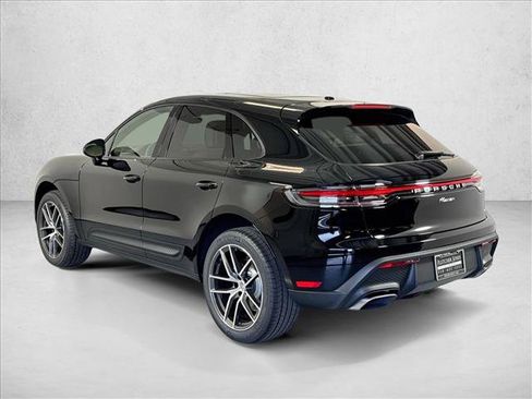 Used 2026 Porsche Macan AWD/4WD image 3
