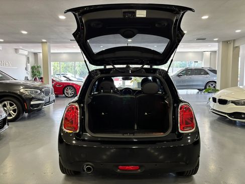 Used 2019 MINI Cooper 2-Door Hardtop w/ Premium Package FWD image 34