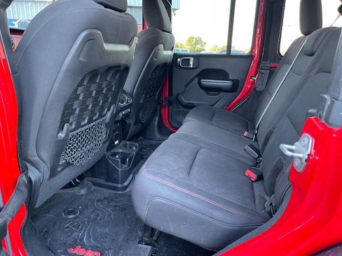 Used 2018 Jeep Wrangler Unlimited Rubicon w/ Steel Bumper Group image 9