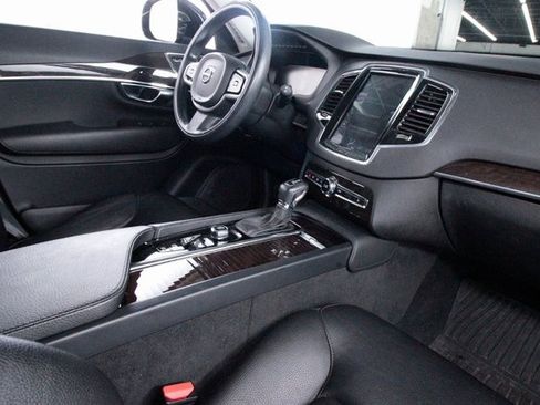 Used 2018 Volvo XC90 T6 Momentum w/ Convenience Package image 23