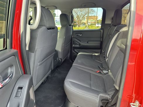 Used 2022 Nissan Frontier SV w/ Technology Package image 31