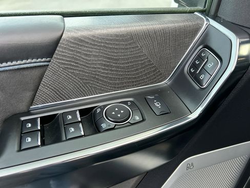 Certified 2025 Ford F350 Platinum image 33