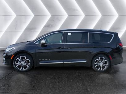 New 2026 Chrysler Pacifica Pinnacle