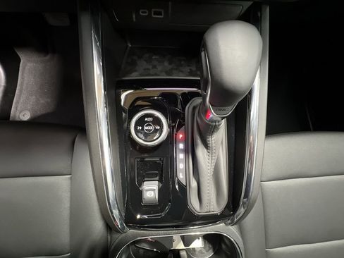 New 2025 GMC Canyon Elevation w/ Convenience Package image 16