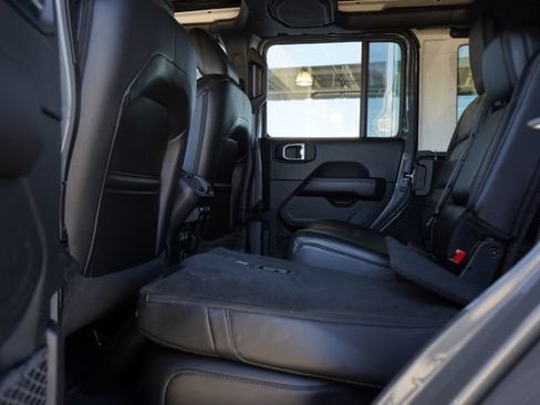 Used 2020 Jeep Wrangler Unlimited Sahara AWD/4WD image 27