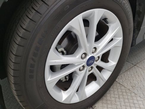 Used 2017 Ford Escape SE w/ SE Leather Comfort Package image 31