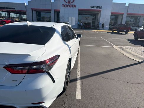 Used 2023 Toyota Camry SE image 6
