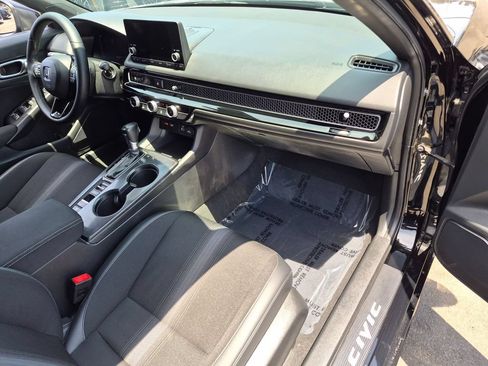 Used 2022 Honda Civic Sport image 9