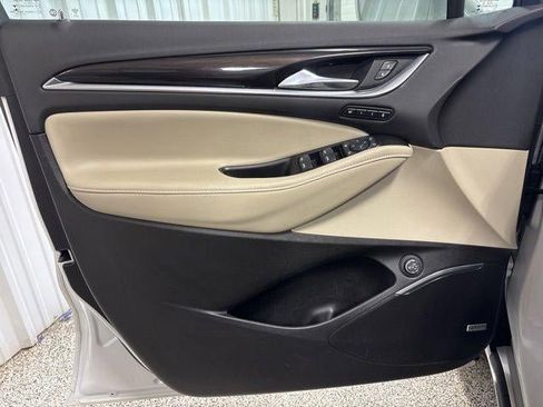 Used 2020 Buick Enclave Premium w/ Sun and Sites Package AWD/4WD image 13