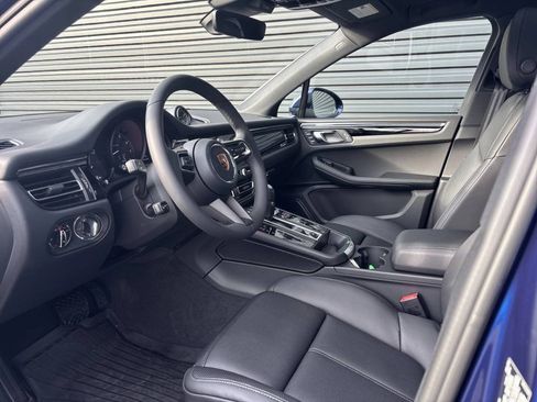 Certified 2026 Porsche Macan AWD/4WD image 13