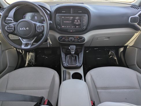 Certified 2025 Kia Soul LX FWD image 14