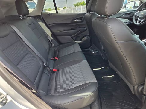 Used 2025 Chevrolet Trax LT w/ Driver Confidence Package image 14