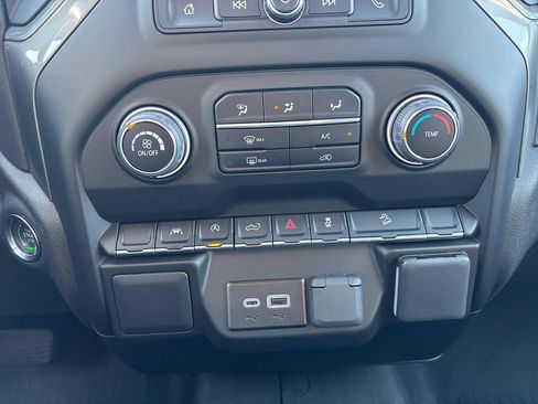 Used 2025 Chevrolet Silverado 1500 Custom Trail Boss w/ Turbomax Blackout Package AWD/4WD image 21