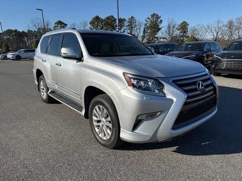 Used 2015 Lexus GX 460 image 2