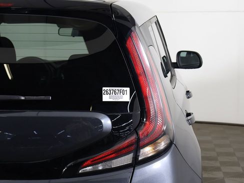 Used 2025 Kia Soul LX w/ LX Technology Package image 15