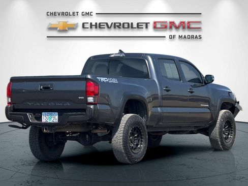 Used 2019 Toyota Tacoma TRD Off-Road AWD/4WD image 3