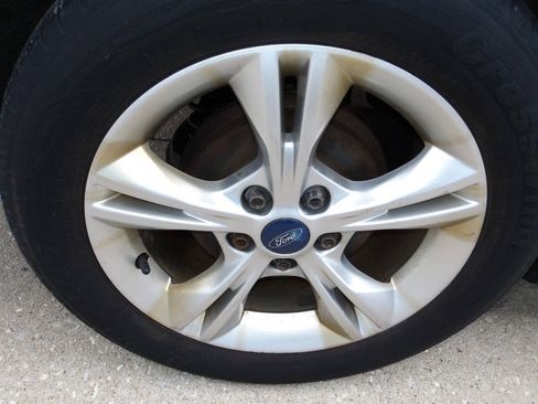 Used 2013 Ford Focus SE FWD image 24