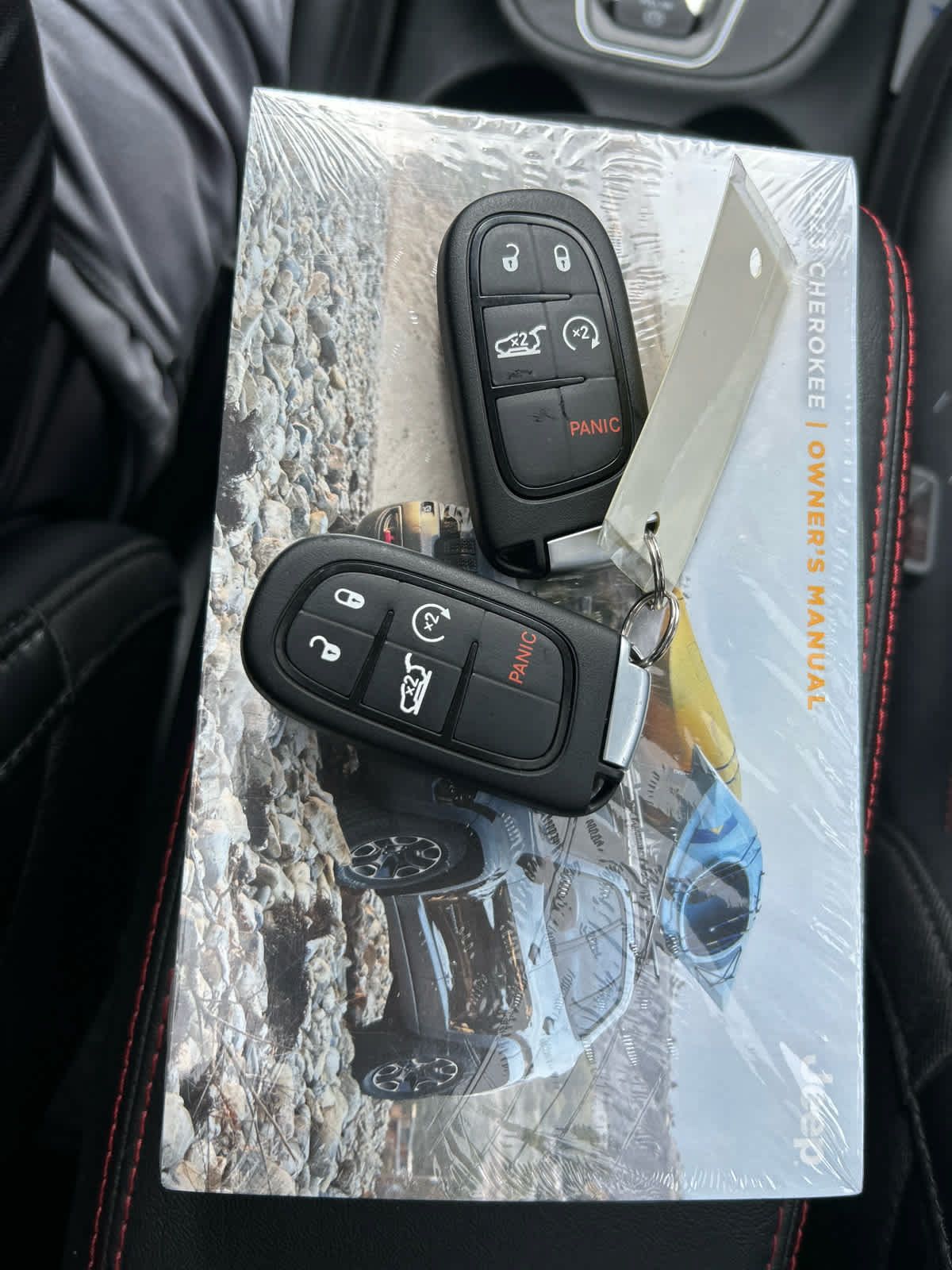 Used 2023 Jeep Cherokee Trailhawk w/ Sun & Sound Group AWD/4WD image 23
